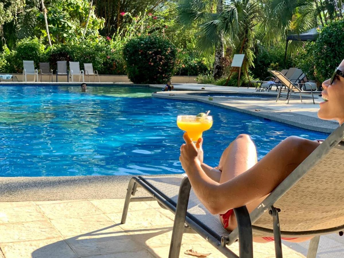 Jaco Hotel Docelunas Bagian luar foto