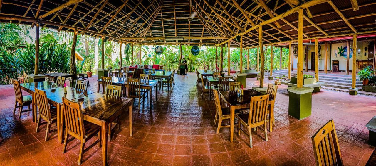 Jaco Hotel Docelunas Bagian luar foto