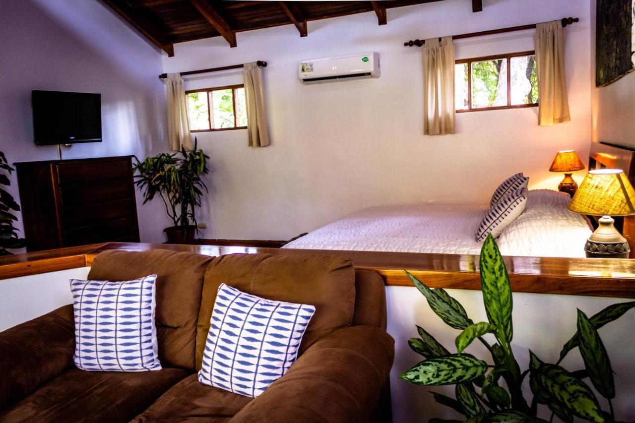 Jaco Hotel Docelunas Bagian luar foto