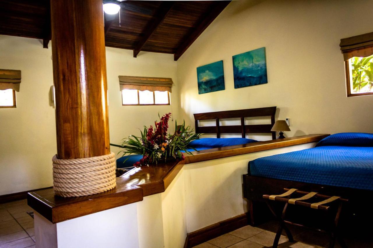 Jaco Hotel Docelunas Bagian luar foto