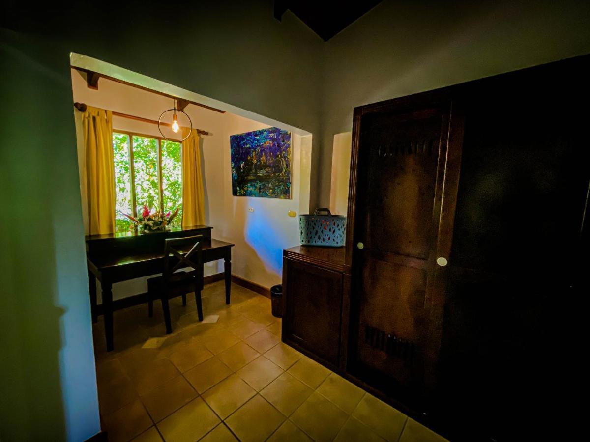 Jaco Hotel Docelunas Bagian luar foto