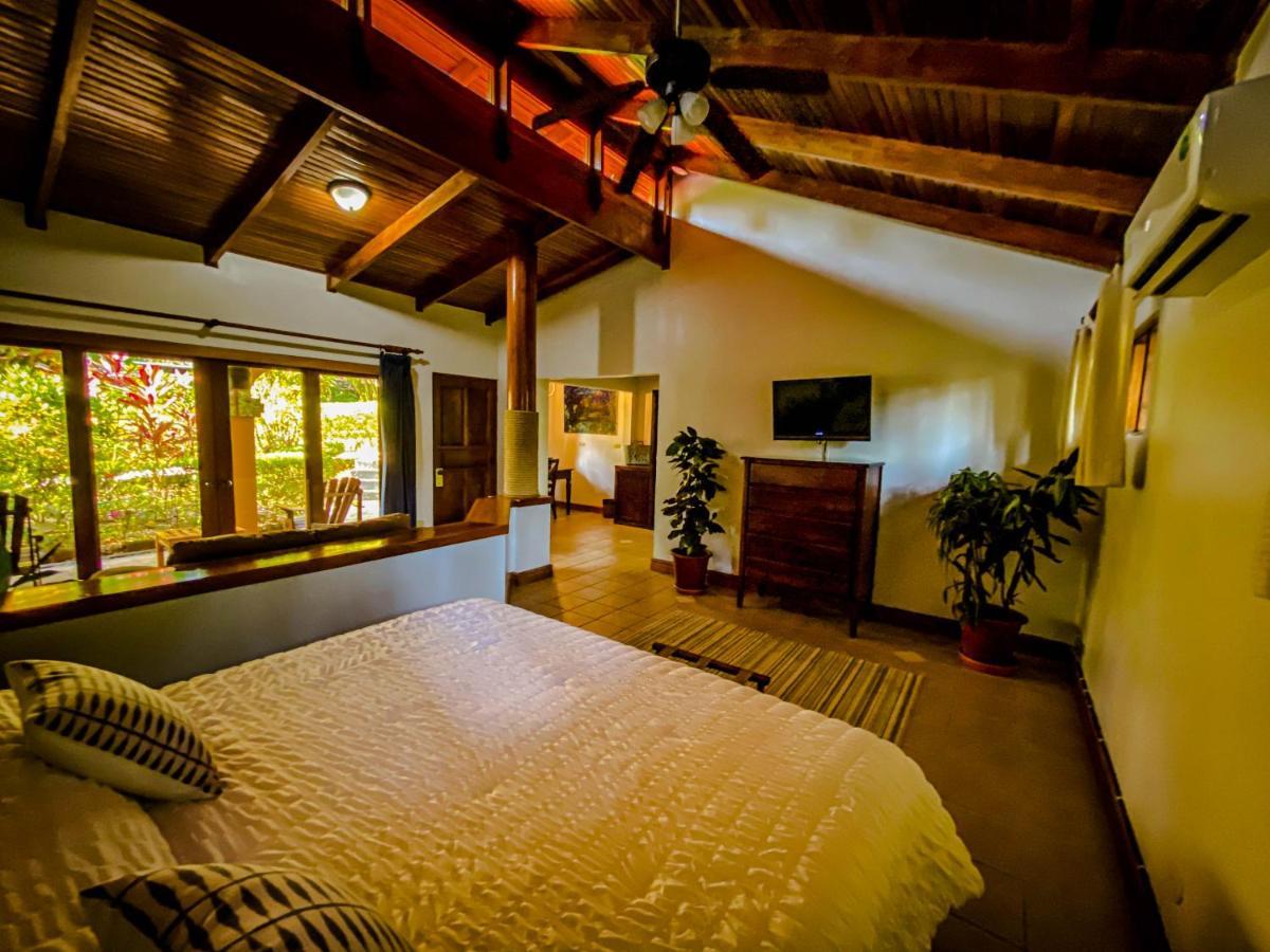 Jaco Hotel Docelunas Bagian luar foto